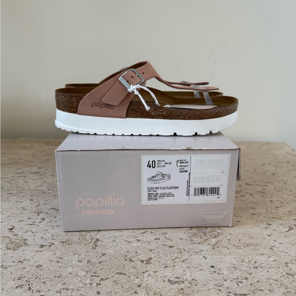 Birkenstock® Papillio Gizeh Platform Sandal - Nubuck. - Picture 6 of 11